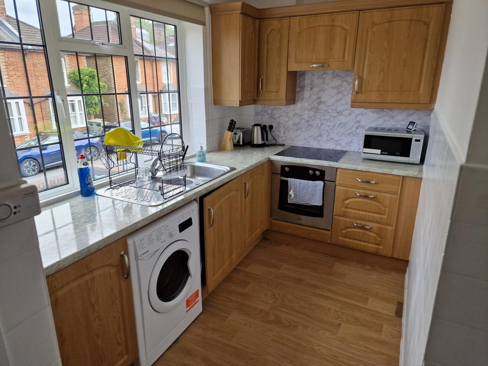 Millmead Apartment In Central Guildford With Parking 외부 사진